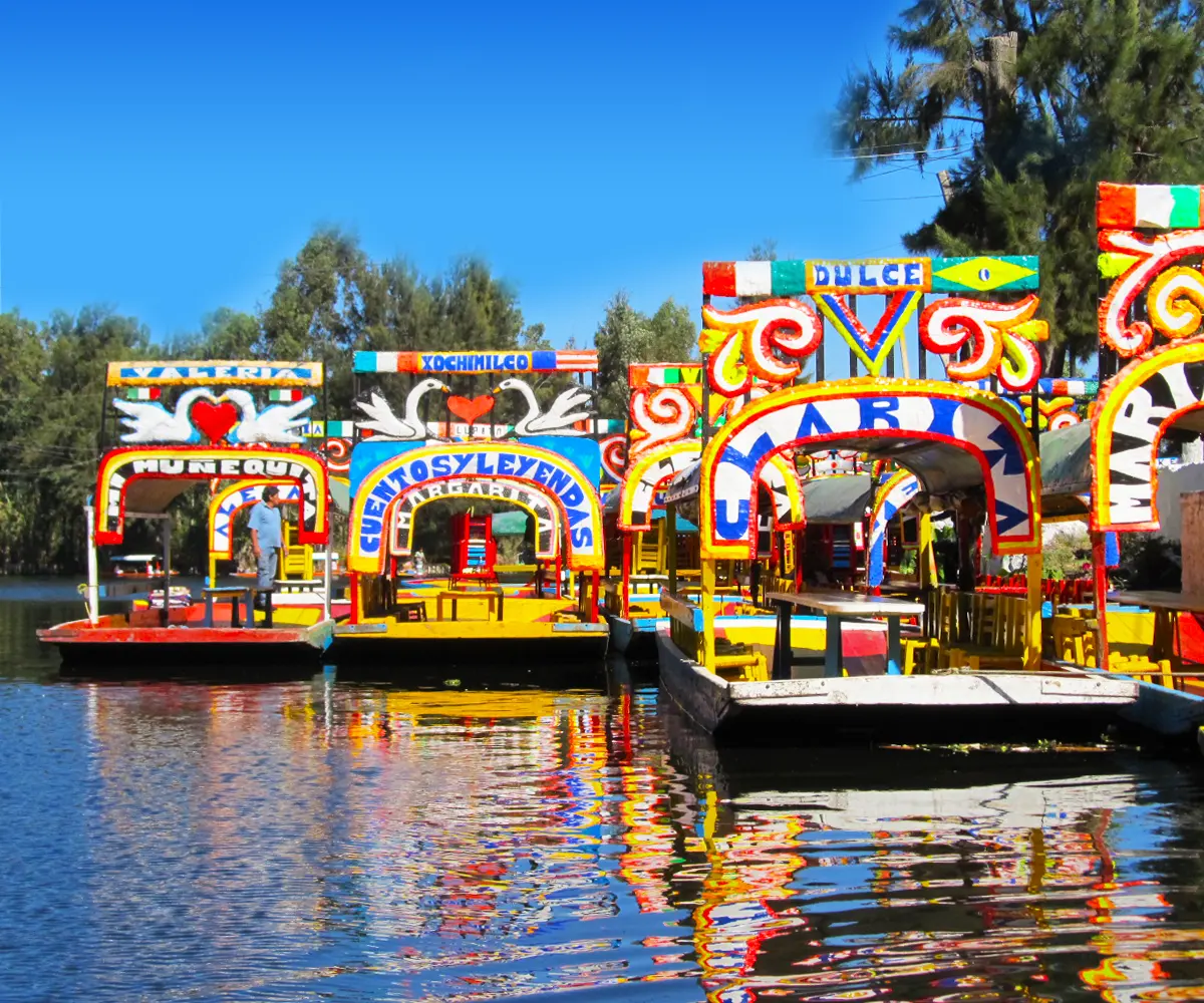 Xochimilco_0.74036900-1728118863.webp